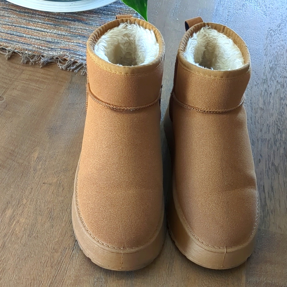Shorty boots fleece lined like new condition